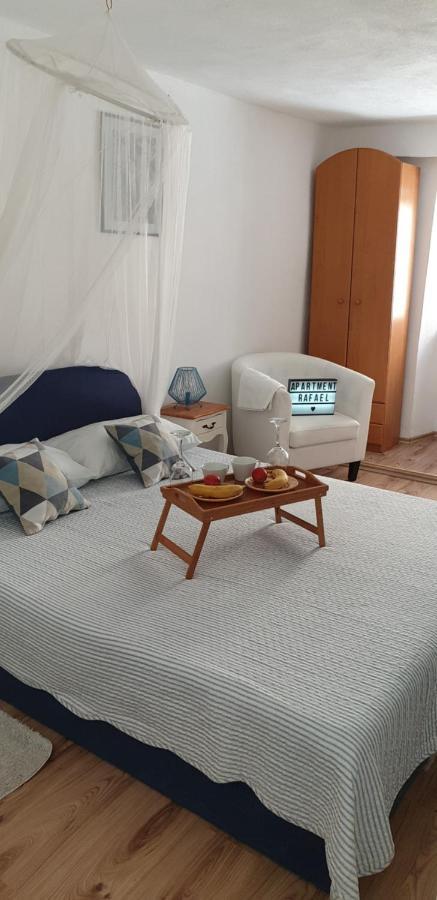 Apartment Rafael セニ エクステリア 写真