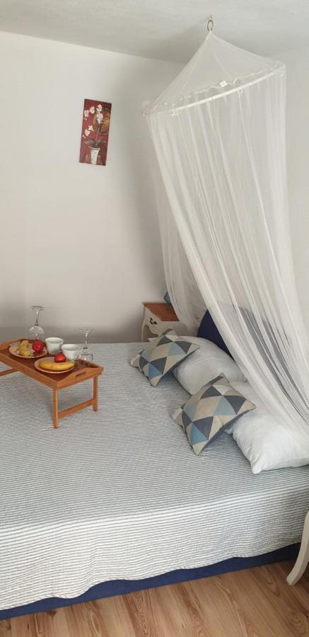 Apartment Rafael セニ エクステリア 写真