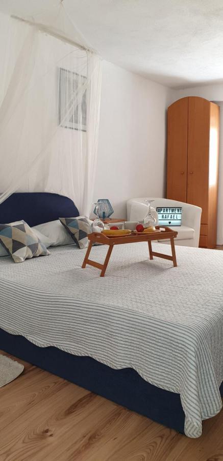 Apartment Rafael セニ エクステリア 写真