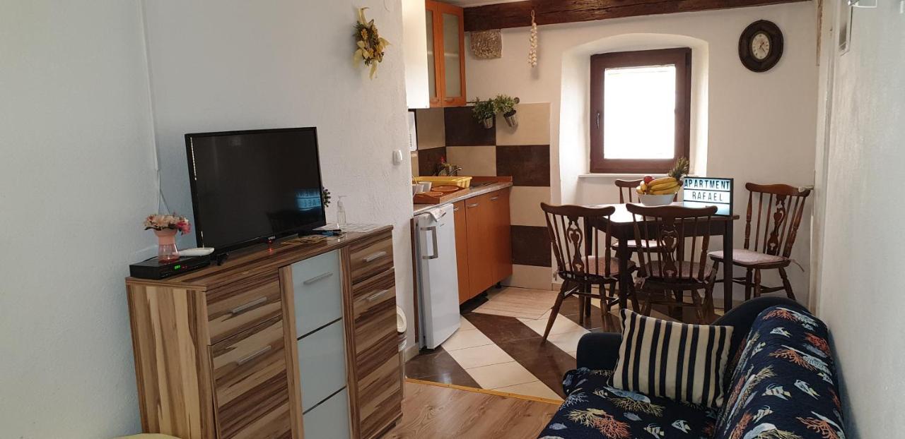 Apartment Rafael セニ エクステリア 写真